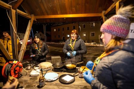 Čarobni december na Ravnah, Miklavž  in prižig prazničnih luči (5)